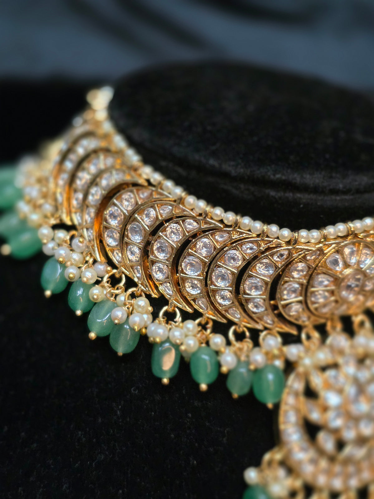 White kundan choker set