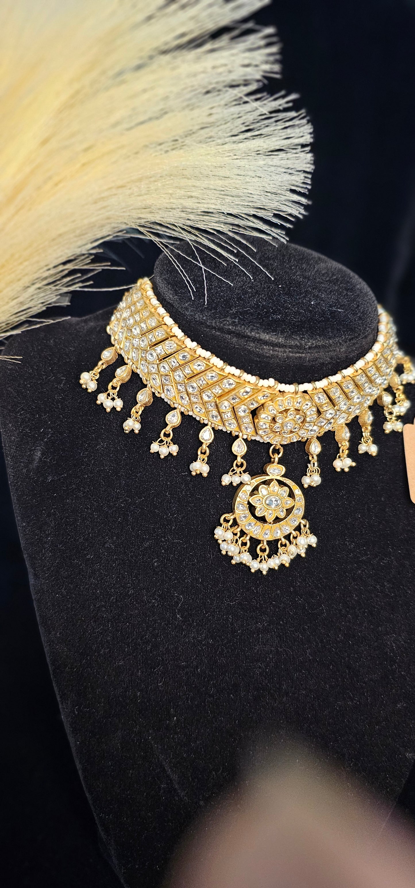 Jadau white kundan stones choker