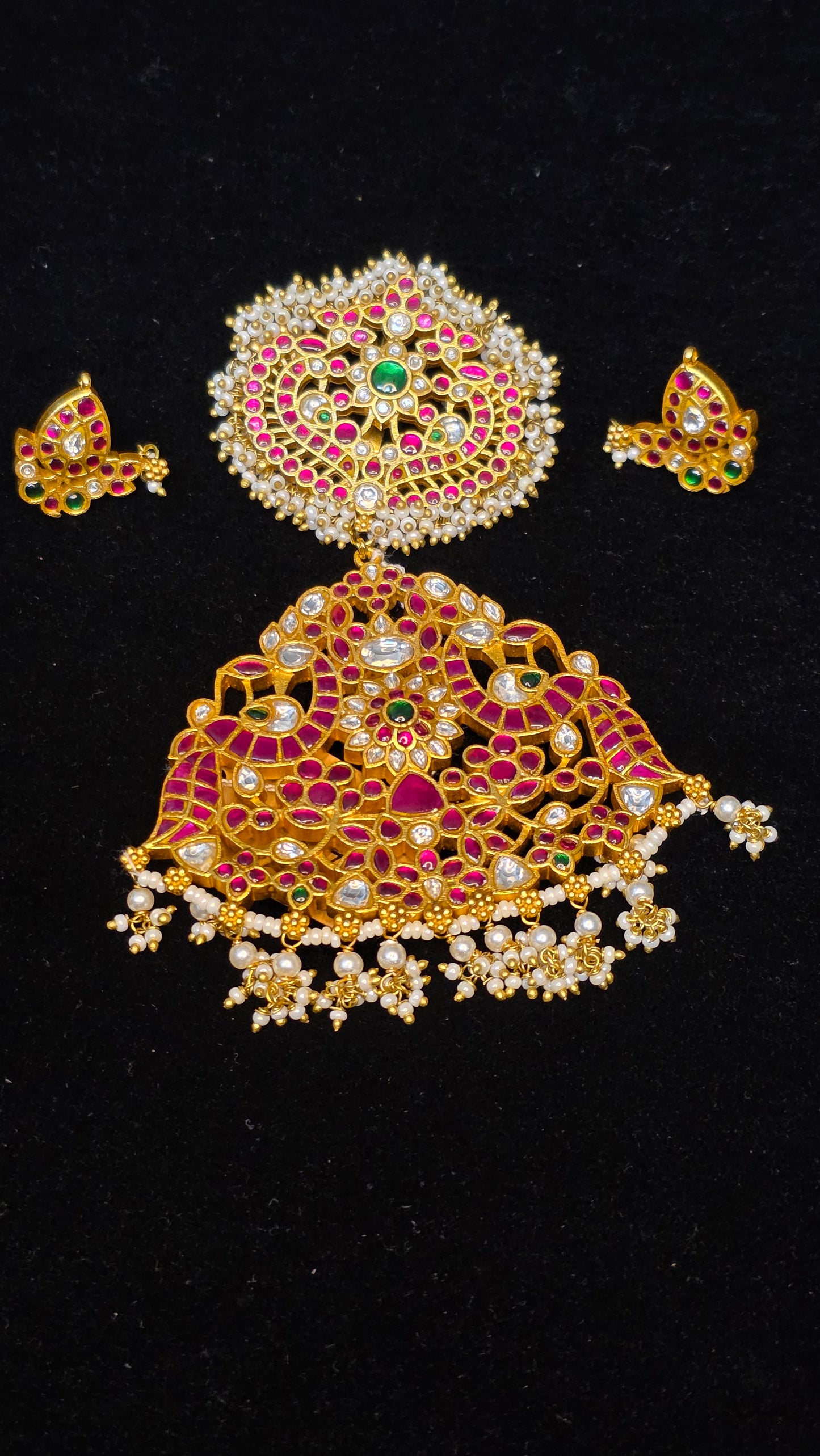 Jadau kundan pendent with earrings