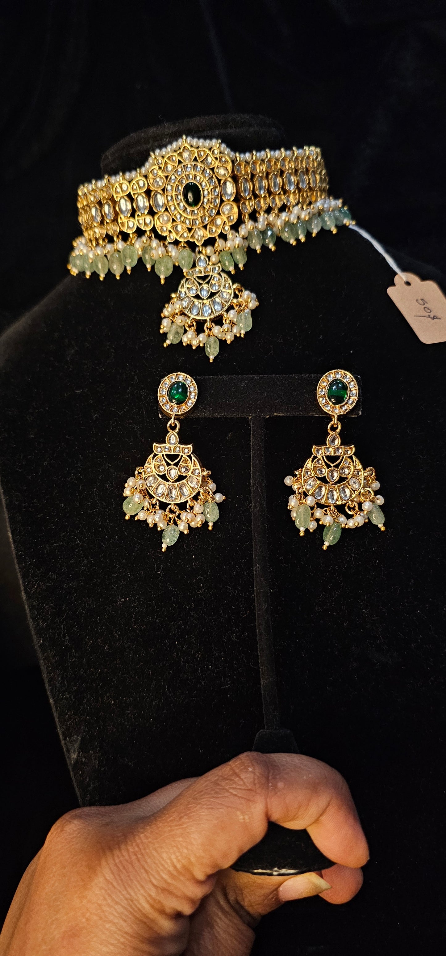 White kempu kundan stones choker