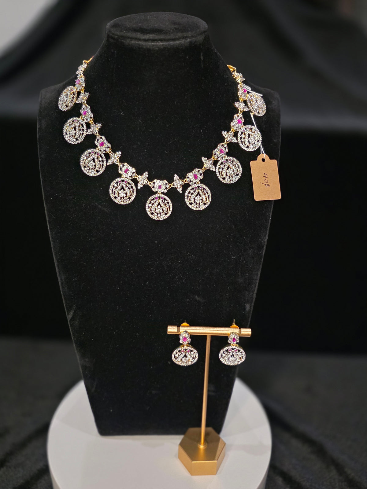 Pink stone diamond style bottu necklace set