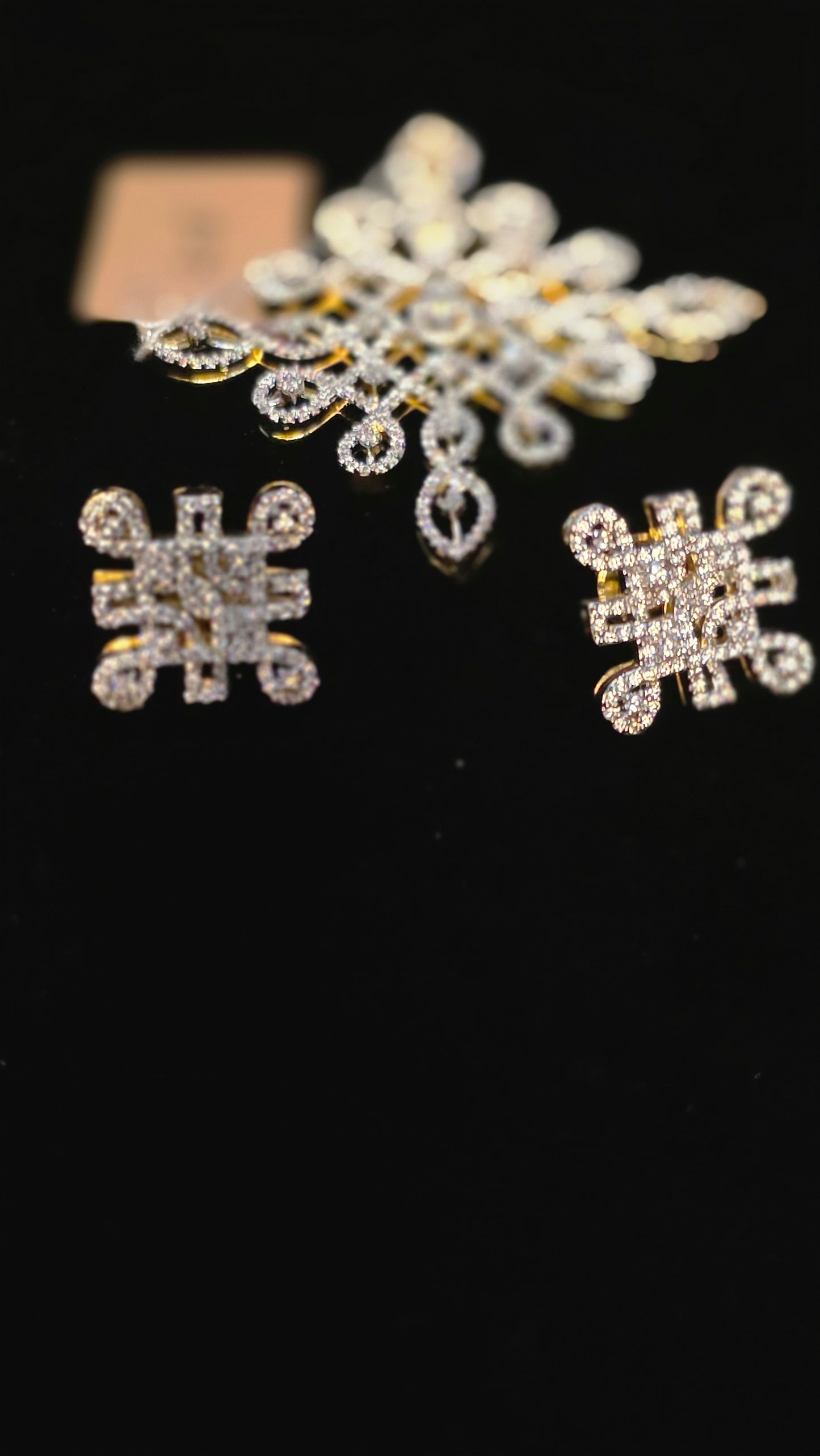 Kollam muggu pattern pendent set