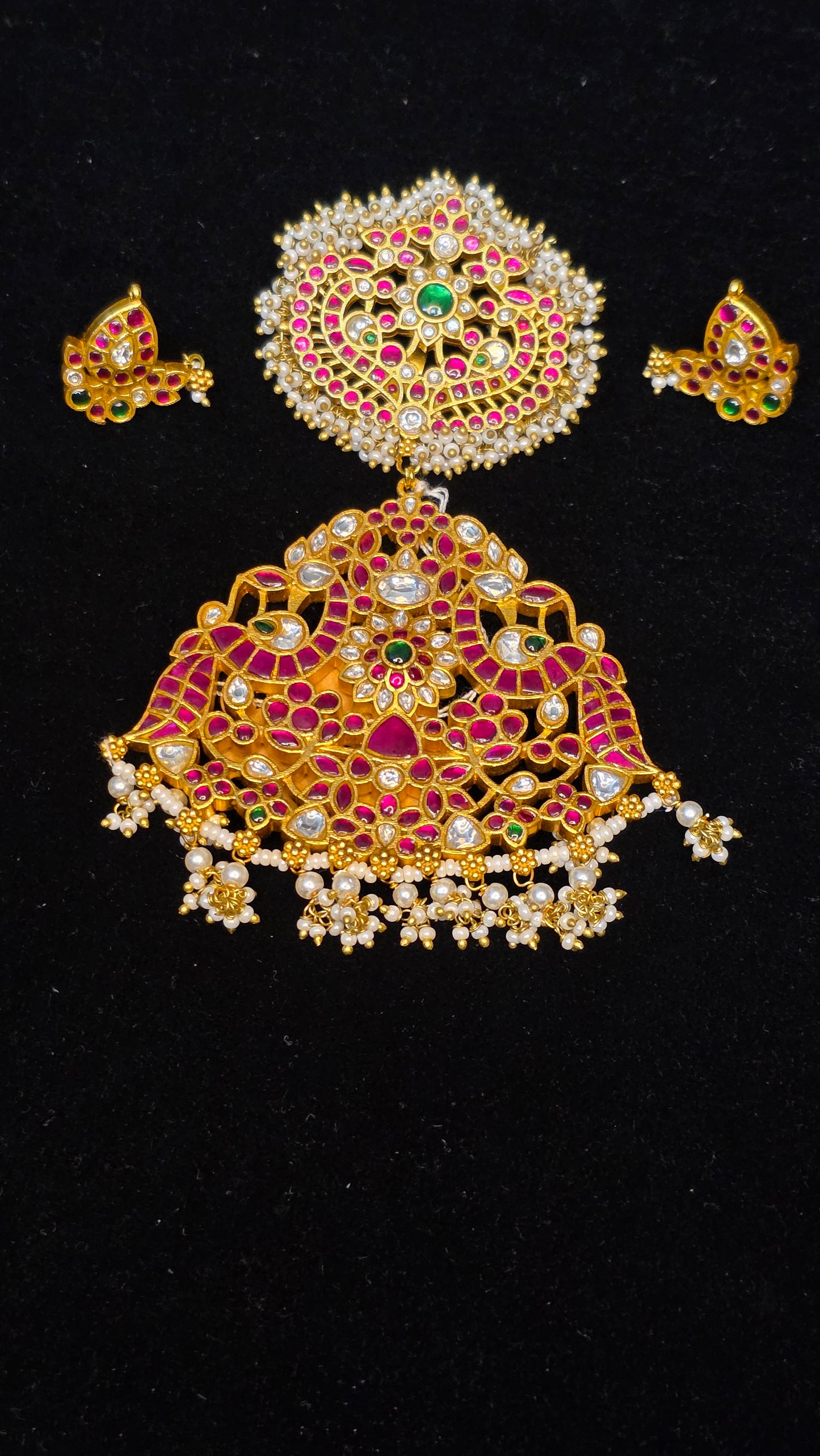 Jadau kundan pendent with earrings