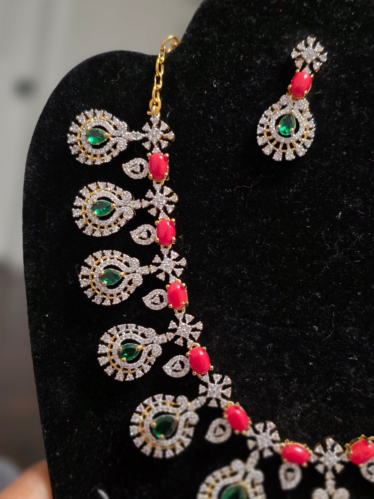 Elegant Coral & Emerald-Green Stone Necklace Set with Matching Earrings