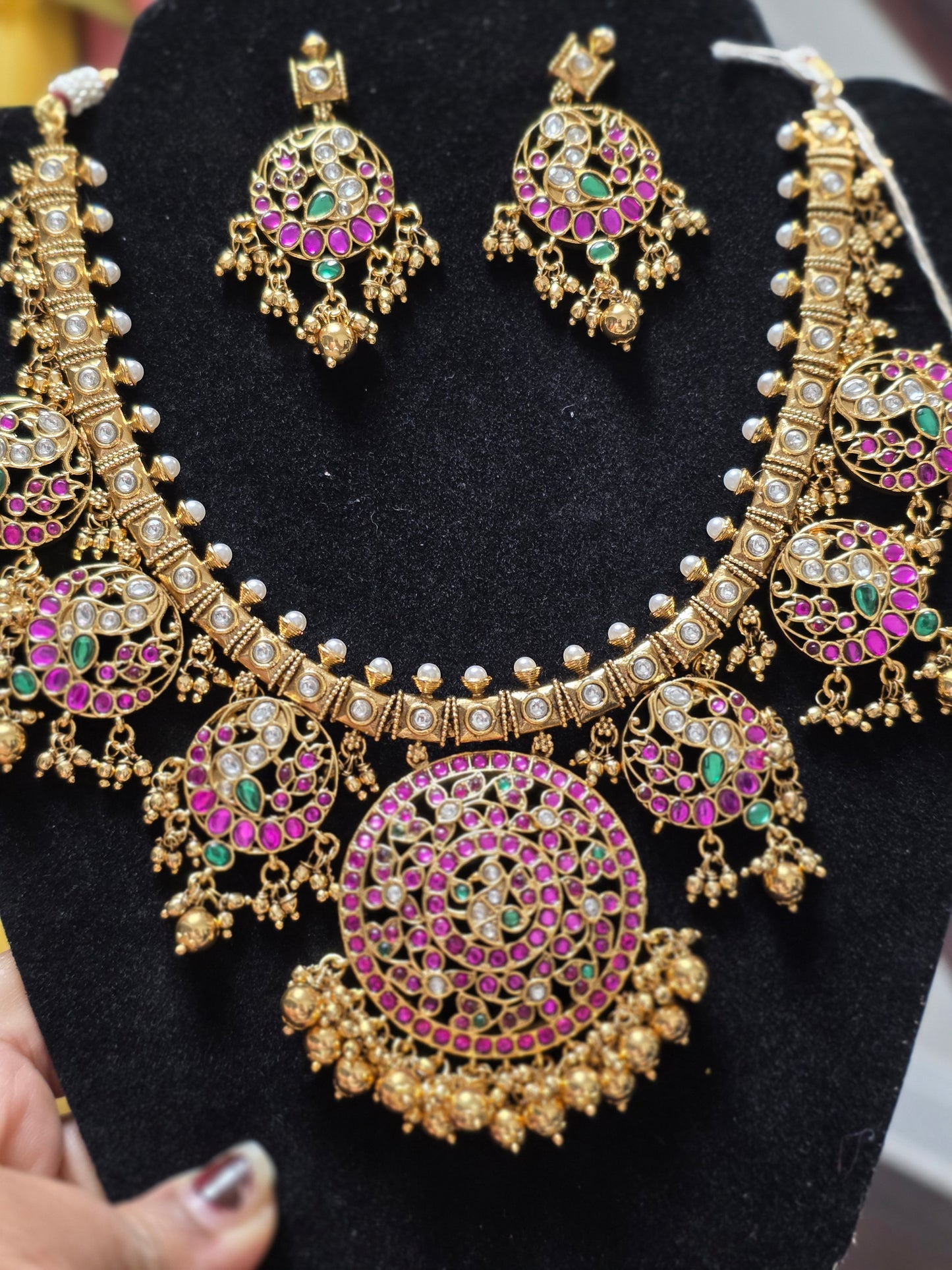 Jadau kundan peacock design bottu Guttapusalu set