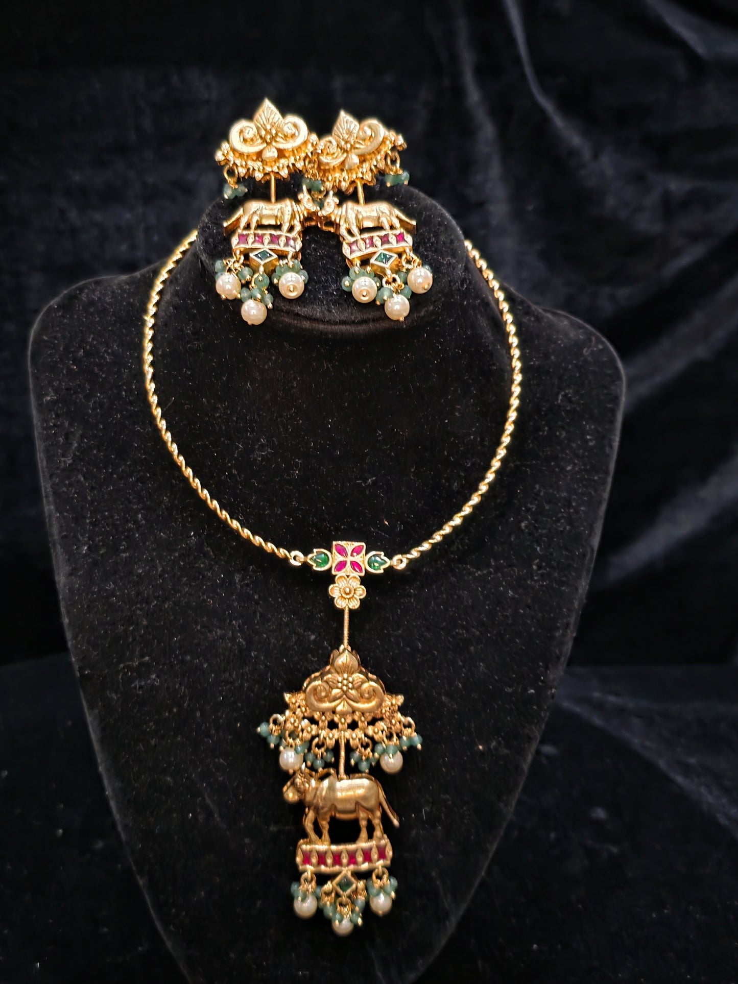 Jadau cow design trending kanta neck set