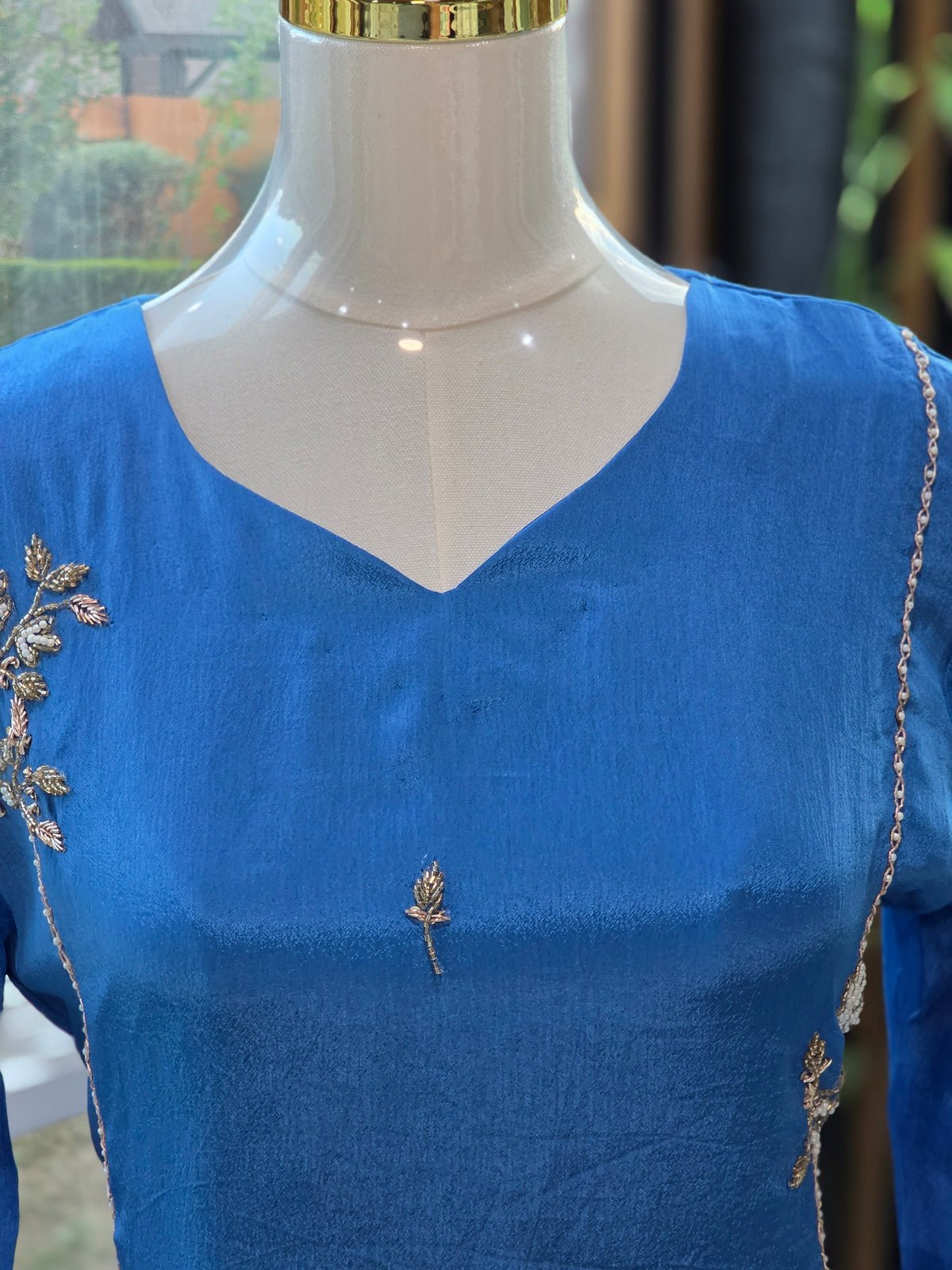 Royal Blue Chinon Silk Hand-Embroidered Suit Set with Dupatta & Pants – 3 Piece Partywear
