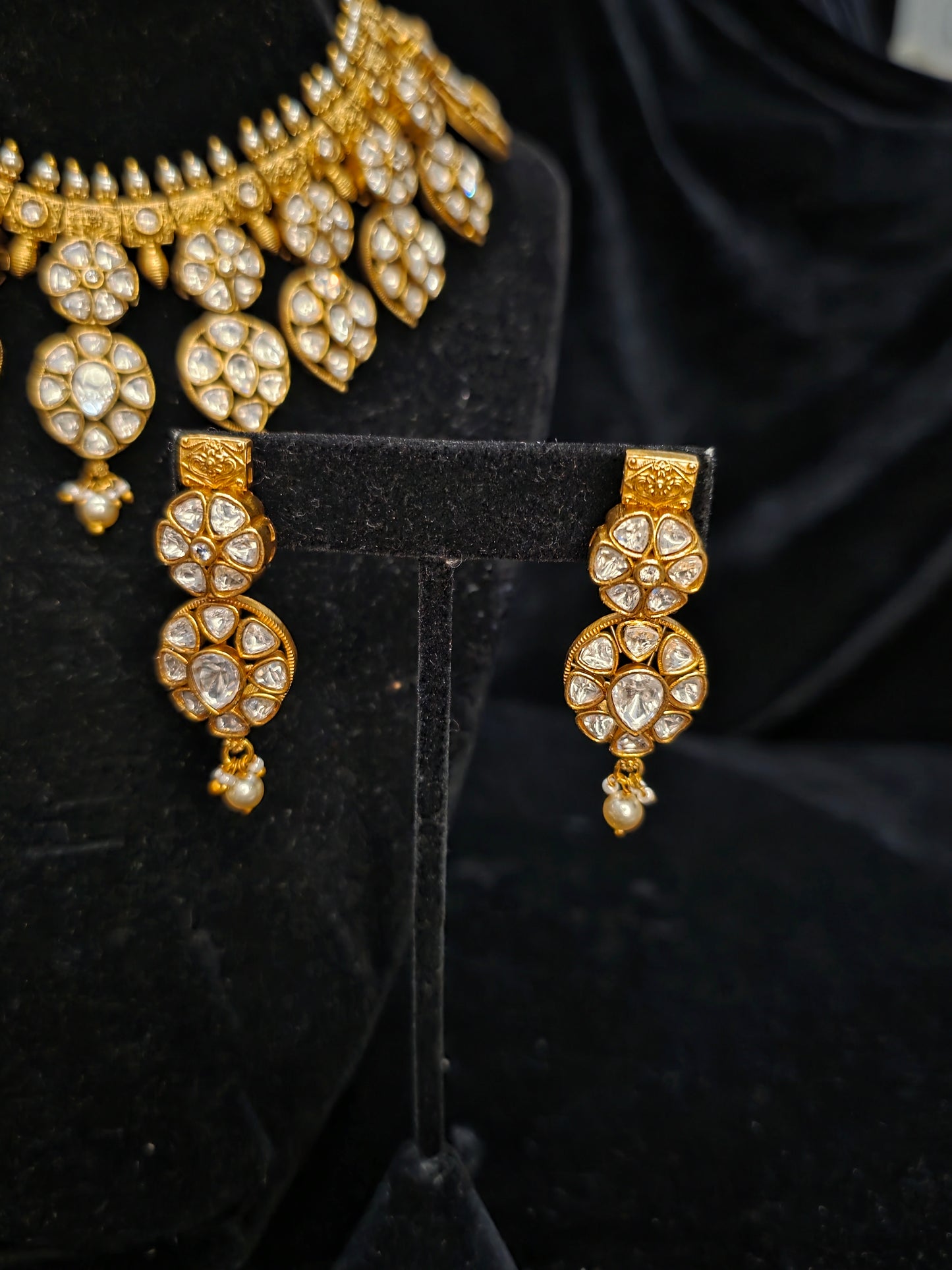 Mosinate stones Mango necklace set