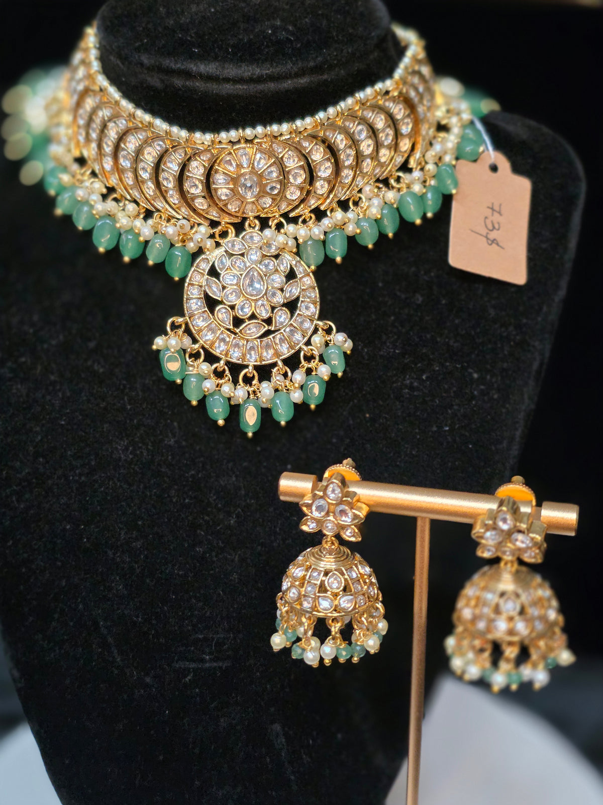 White kundan choker set
