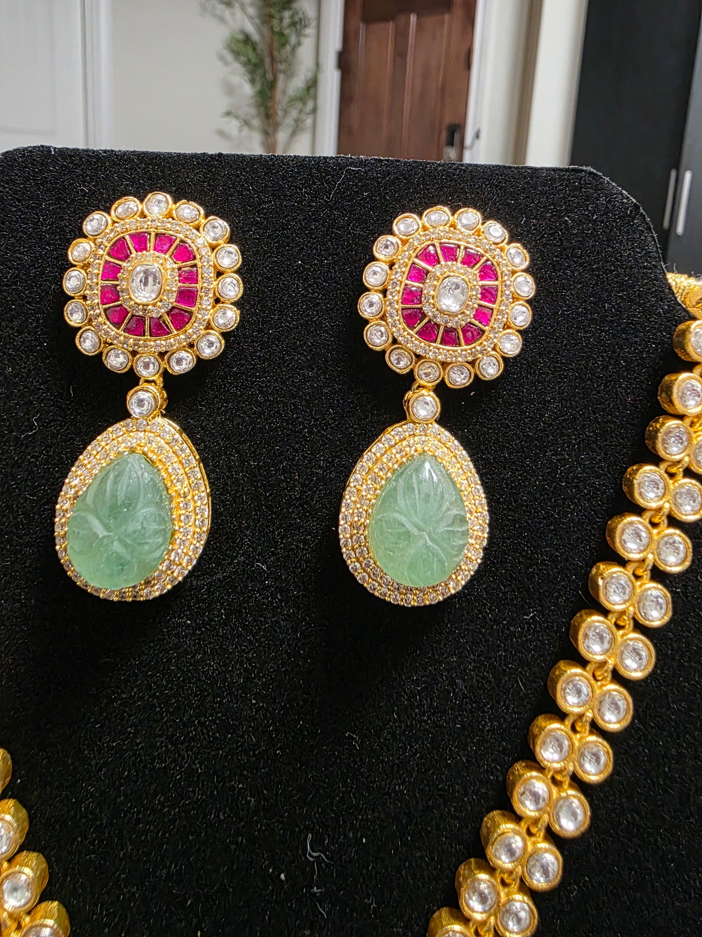 The Regal Mint Fusion Jadau & Moissanite Necklace Set