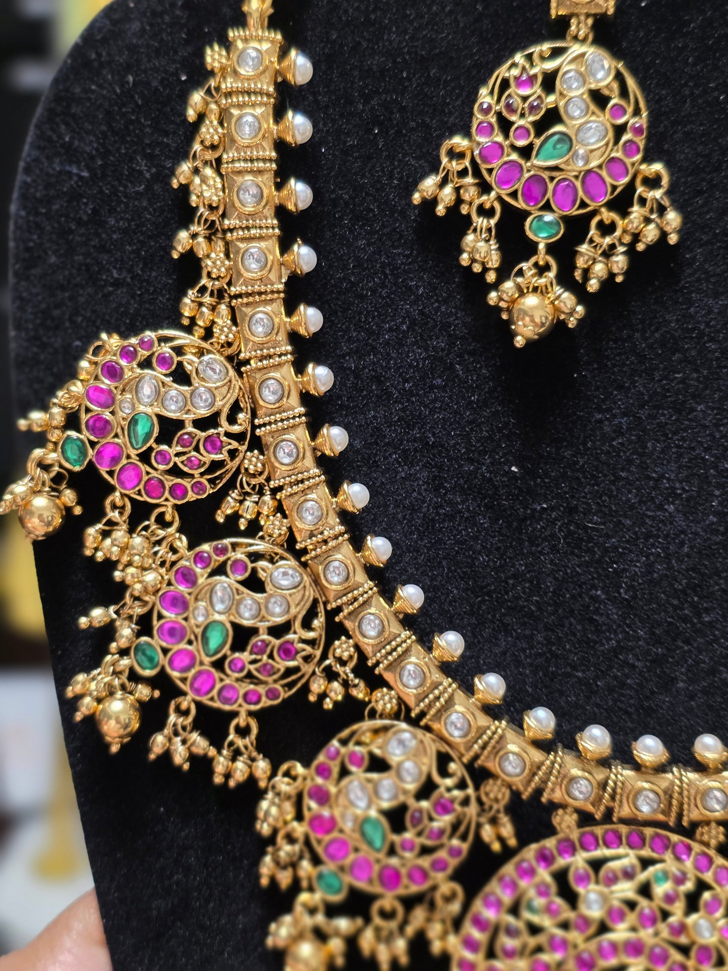 Jadau kundan peacock design bottu Guttapusalu set