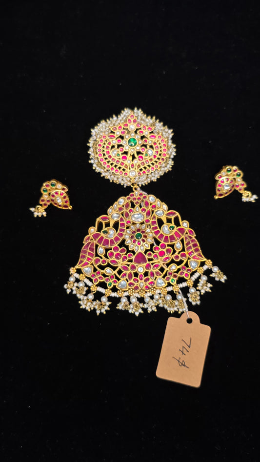 Jadau kundan pendent with earrings