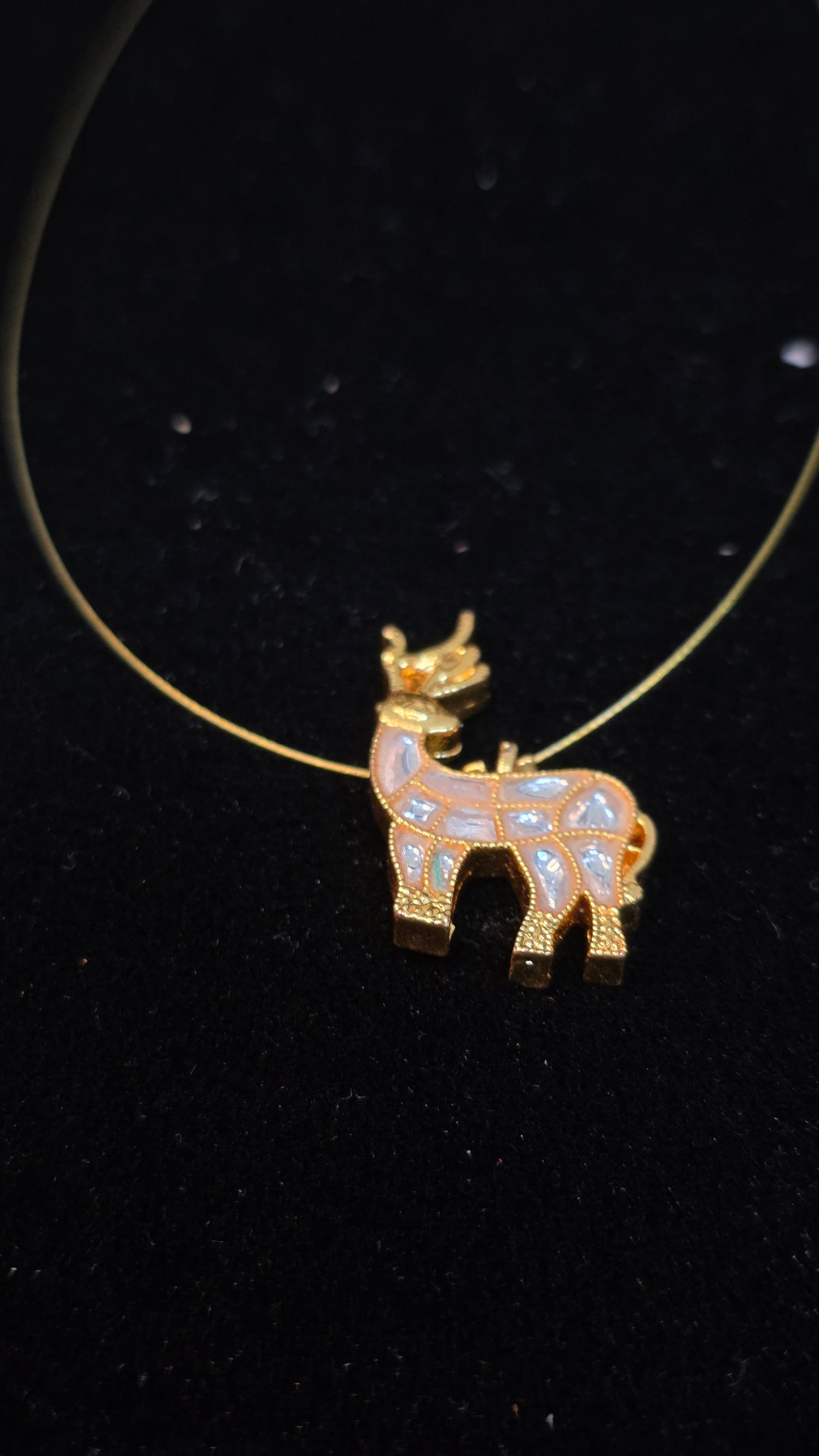 Invisible chain with jadau 🦌 locket