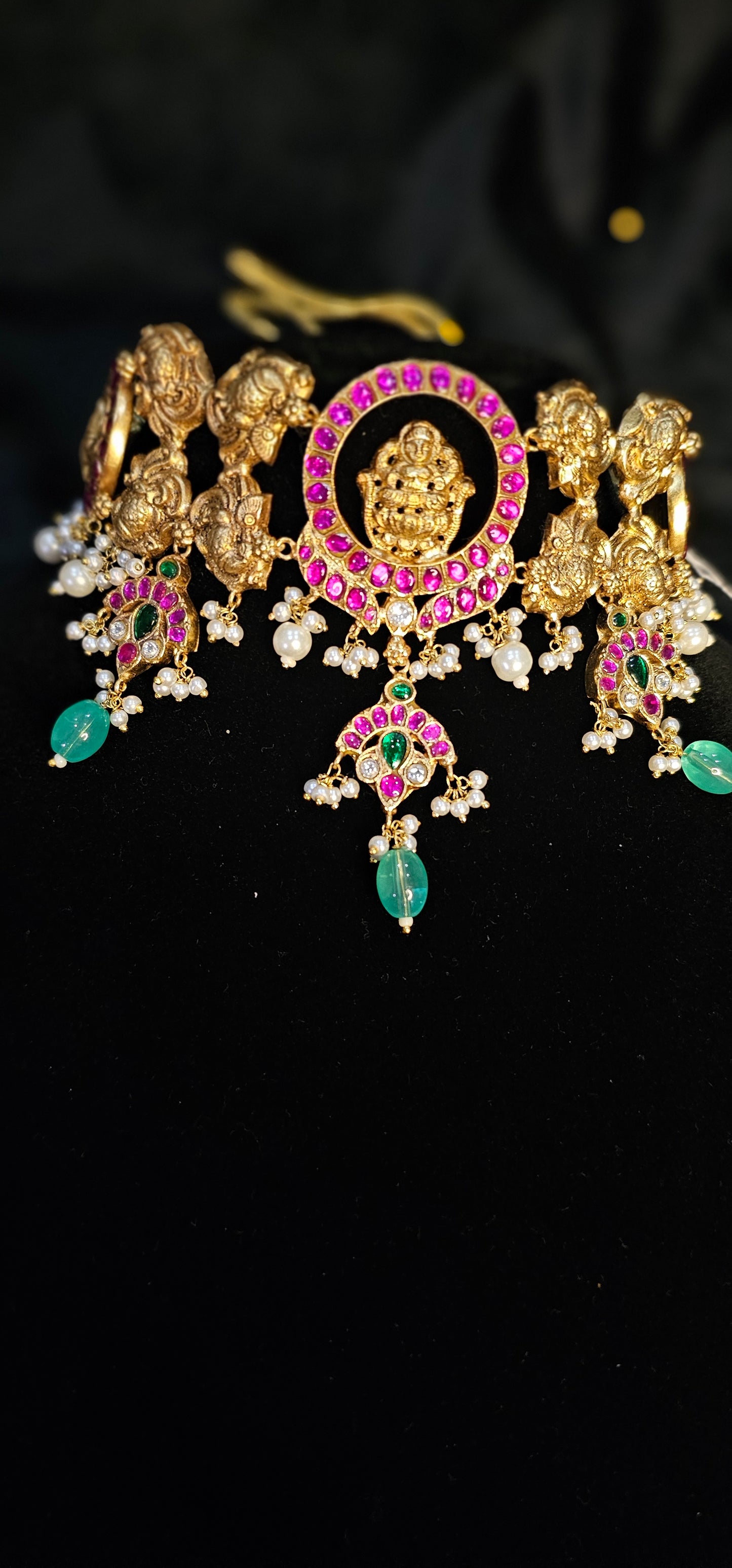 Lakshmi choker