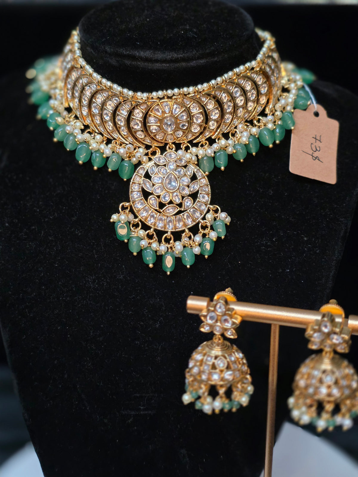 White kundan choker set