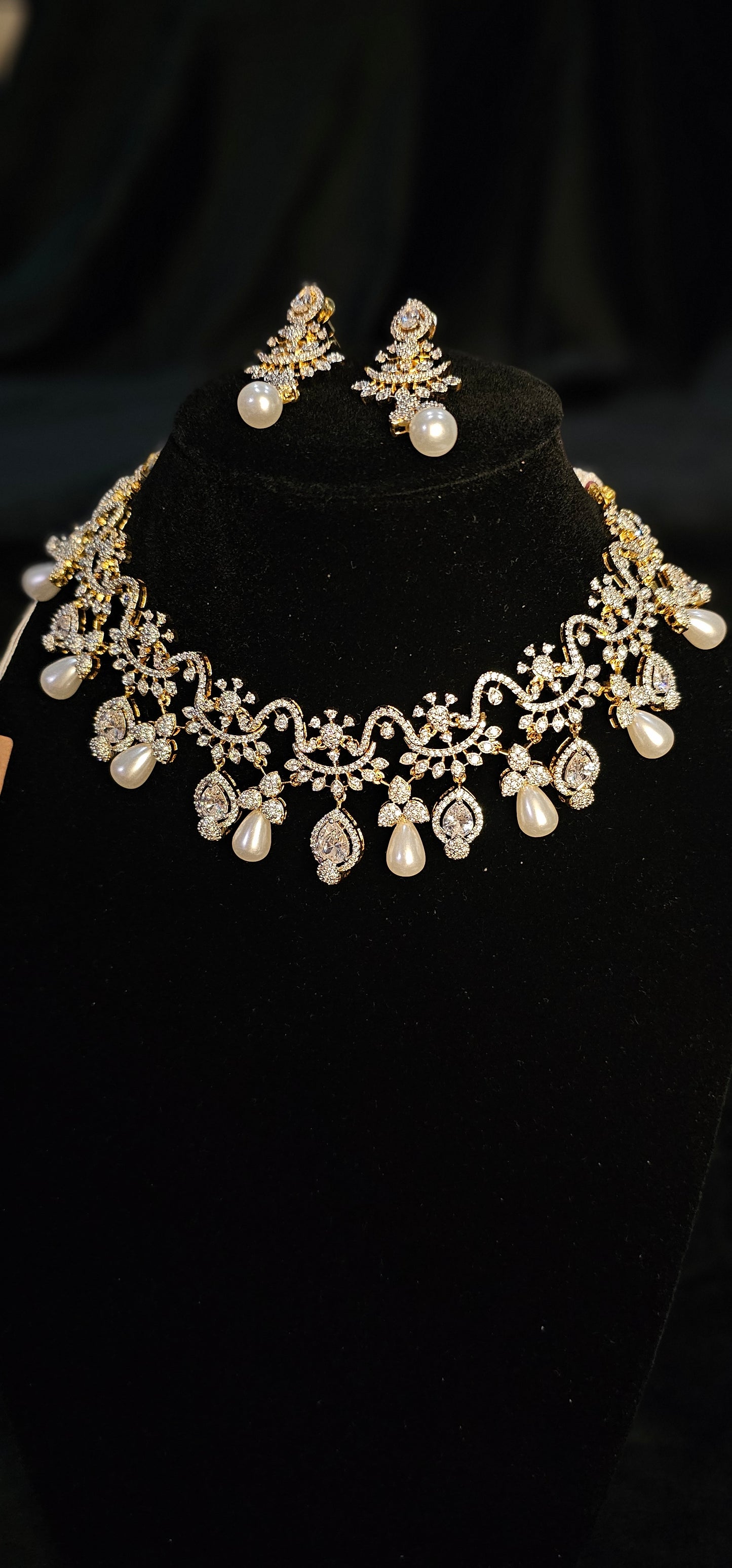 Fusion pearl necklace set