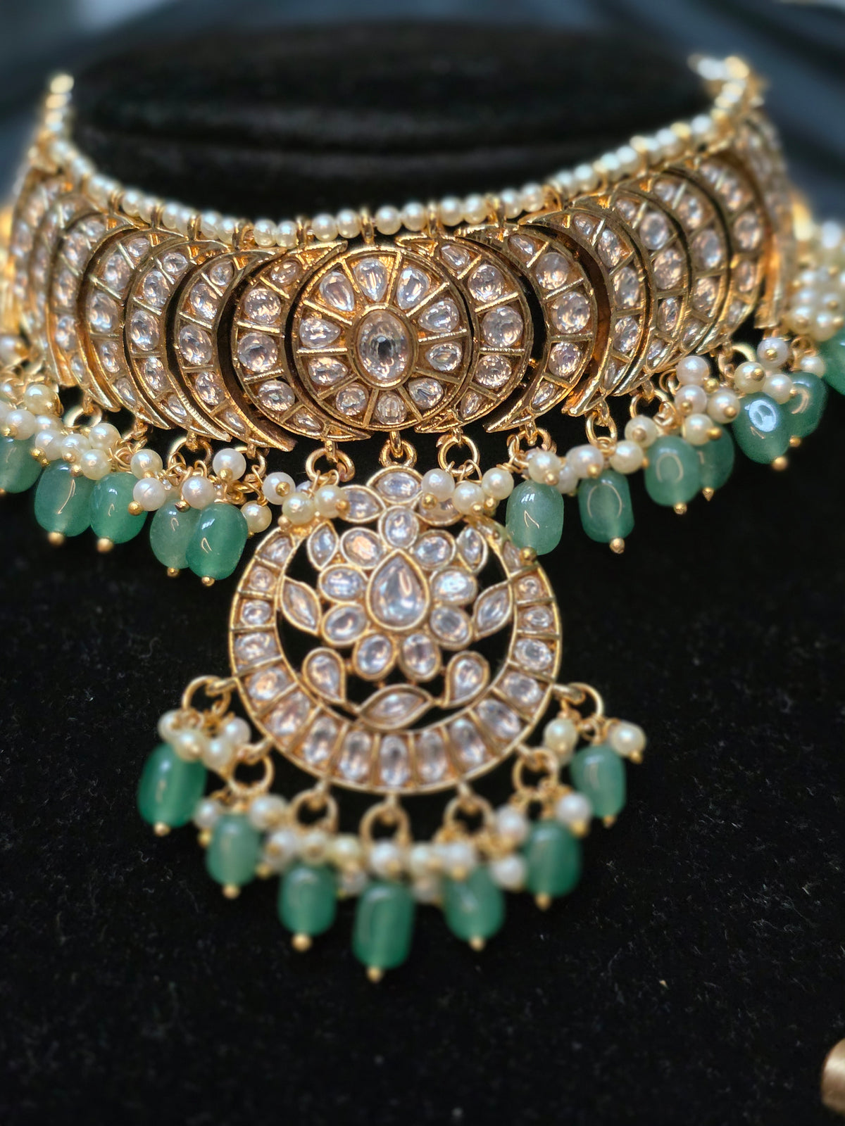 White kundan choker set
