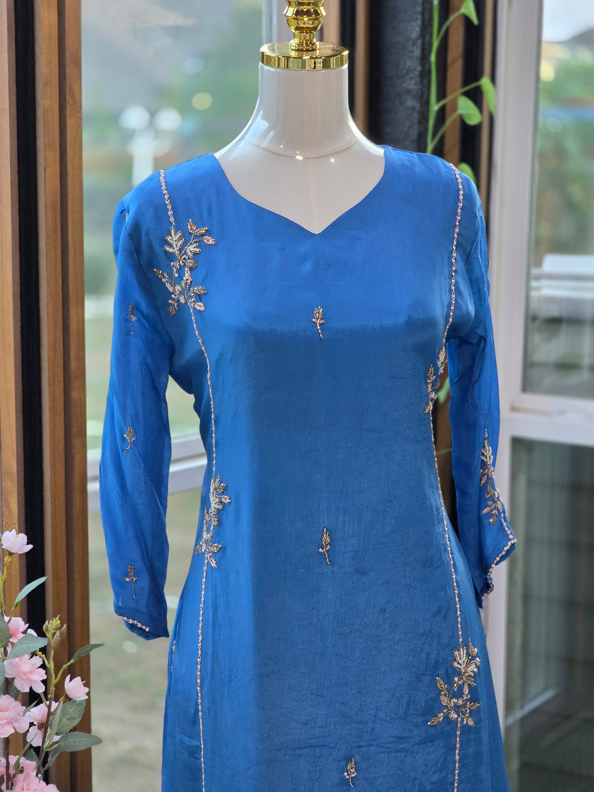 Royal Blue Chinon Silk Hand-Embroidered Suit Set with Dupatta & Pants – 3 Piece Partywear