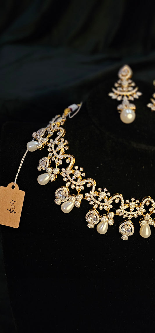 Fusion pearl necklace set