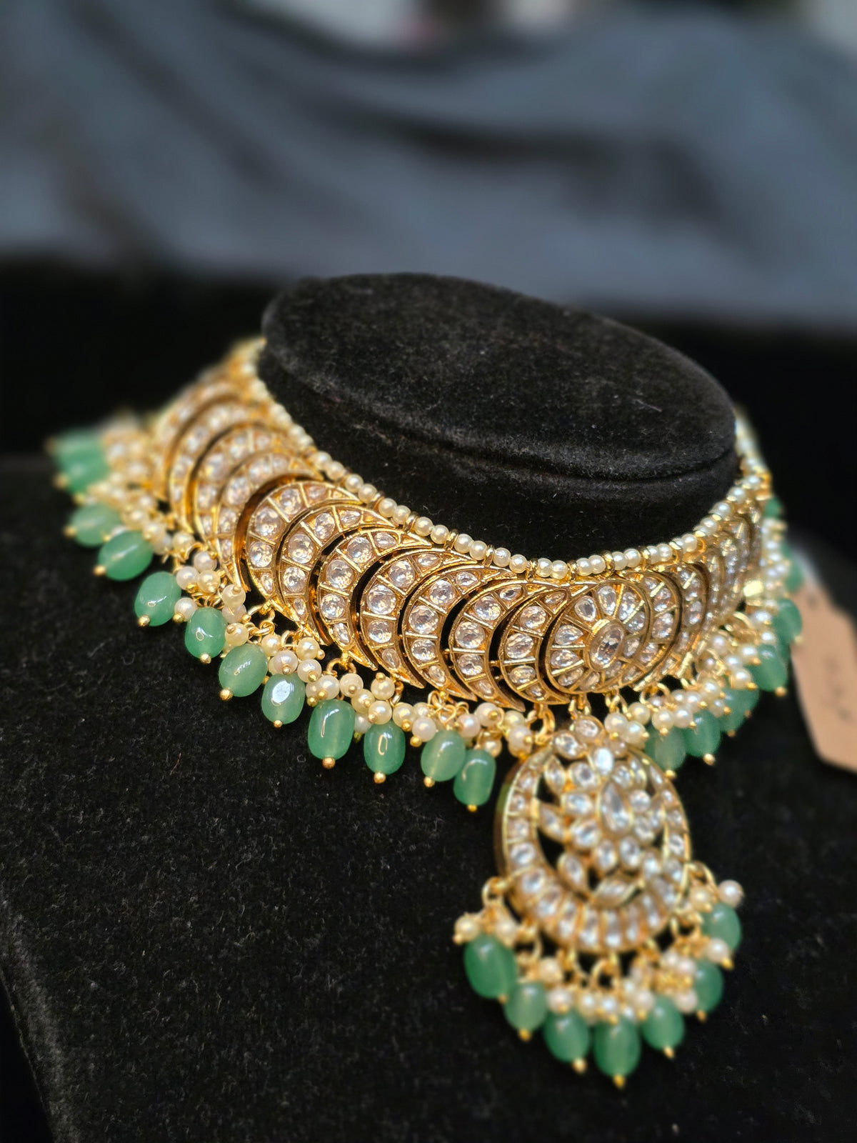 White kundan choker set