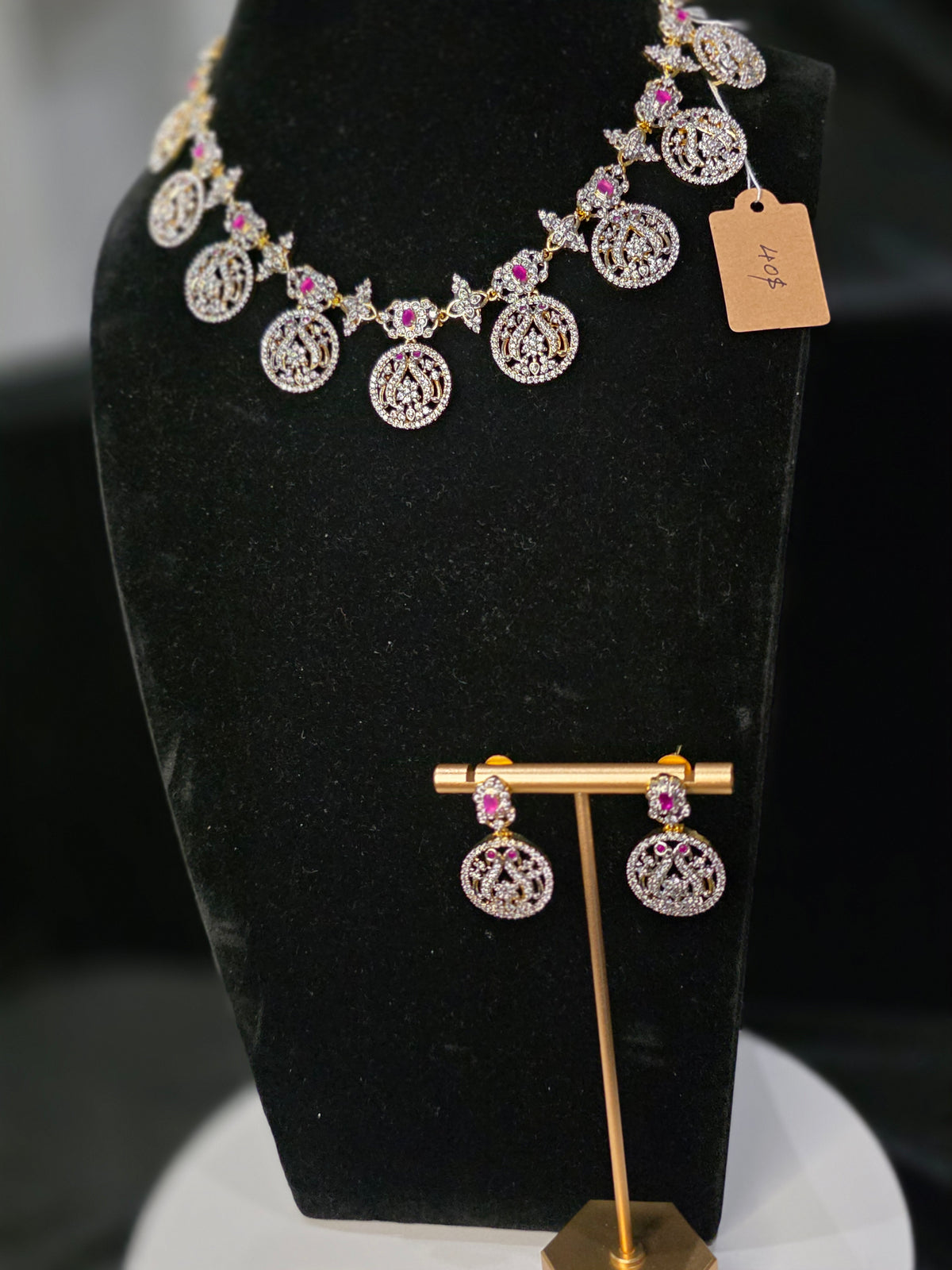 Pink stone diamond style bottu necklace set