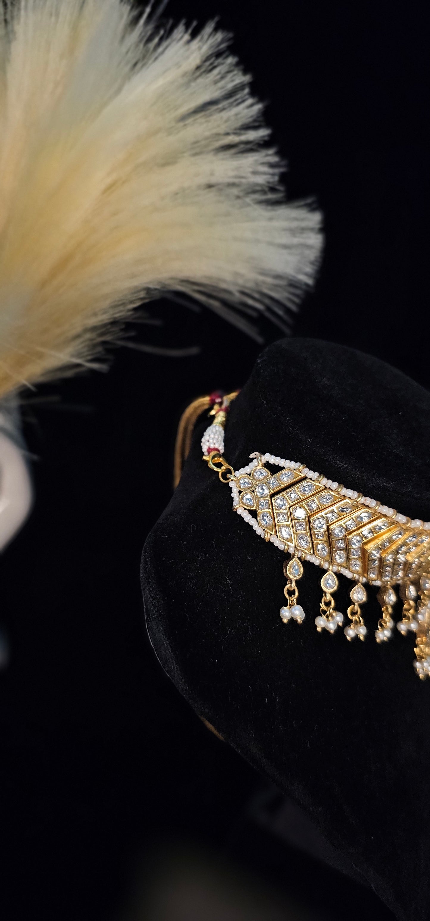 Jadau white kundan stones choker