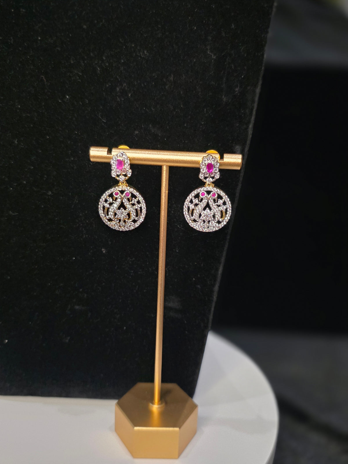 Pink stone diamond style bottu necklace set