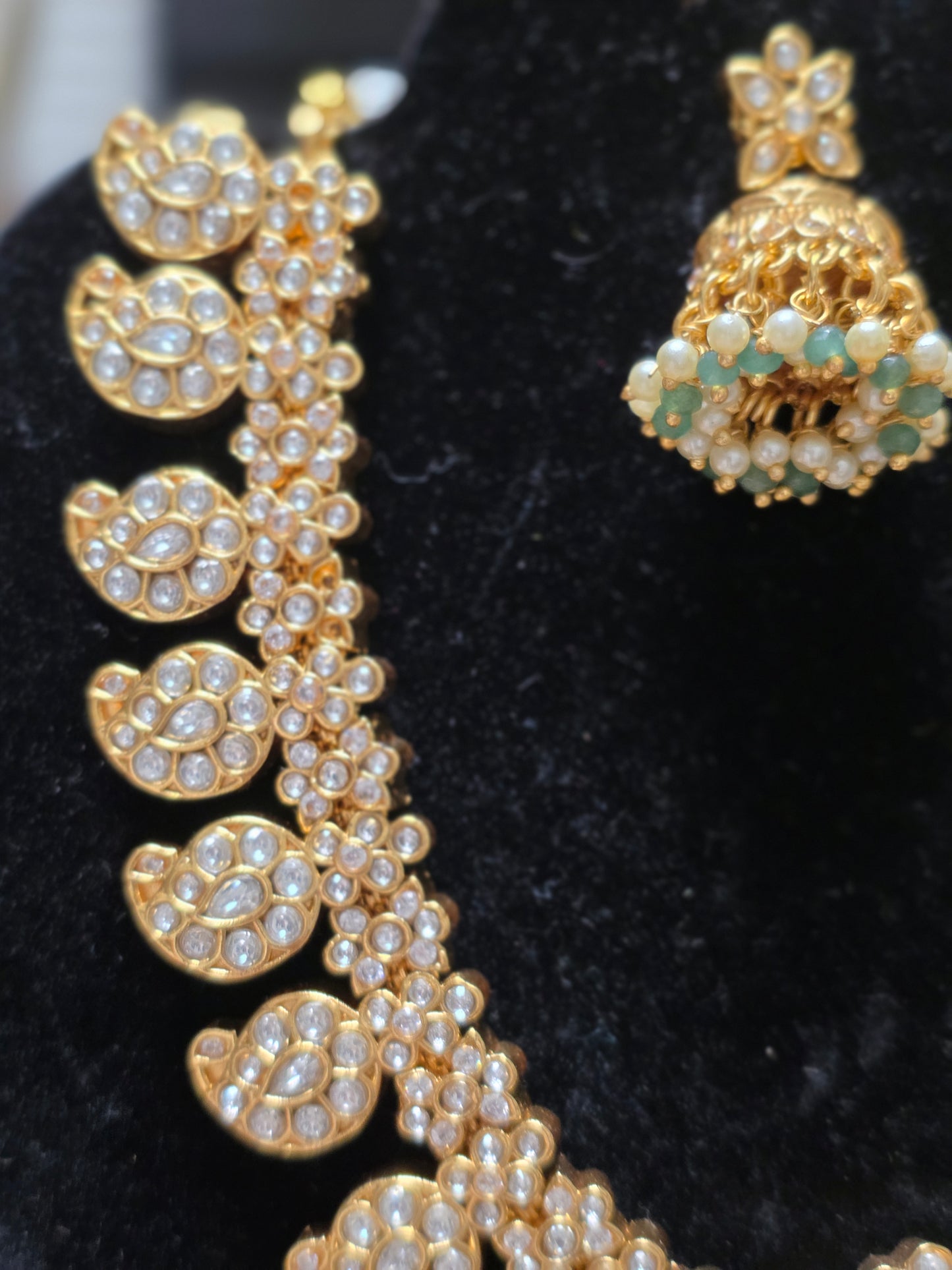 Elegant Mango Kudan Necklace Set with Jhumkas