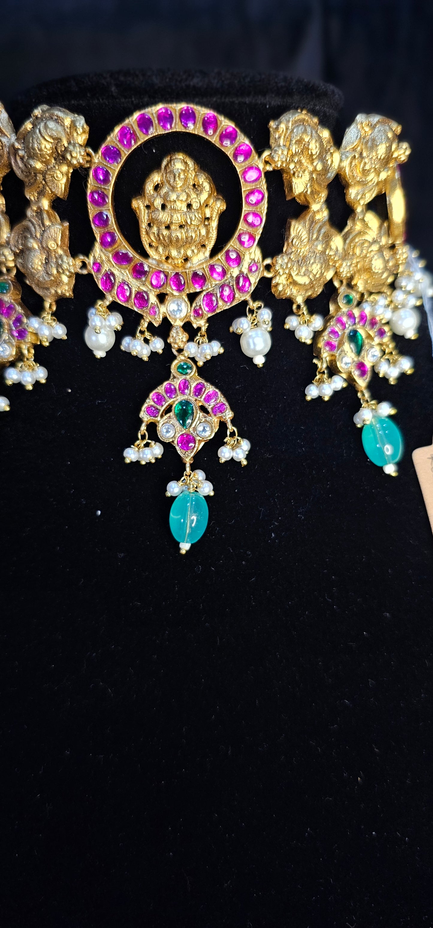 Lakshmi choker