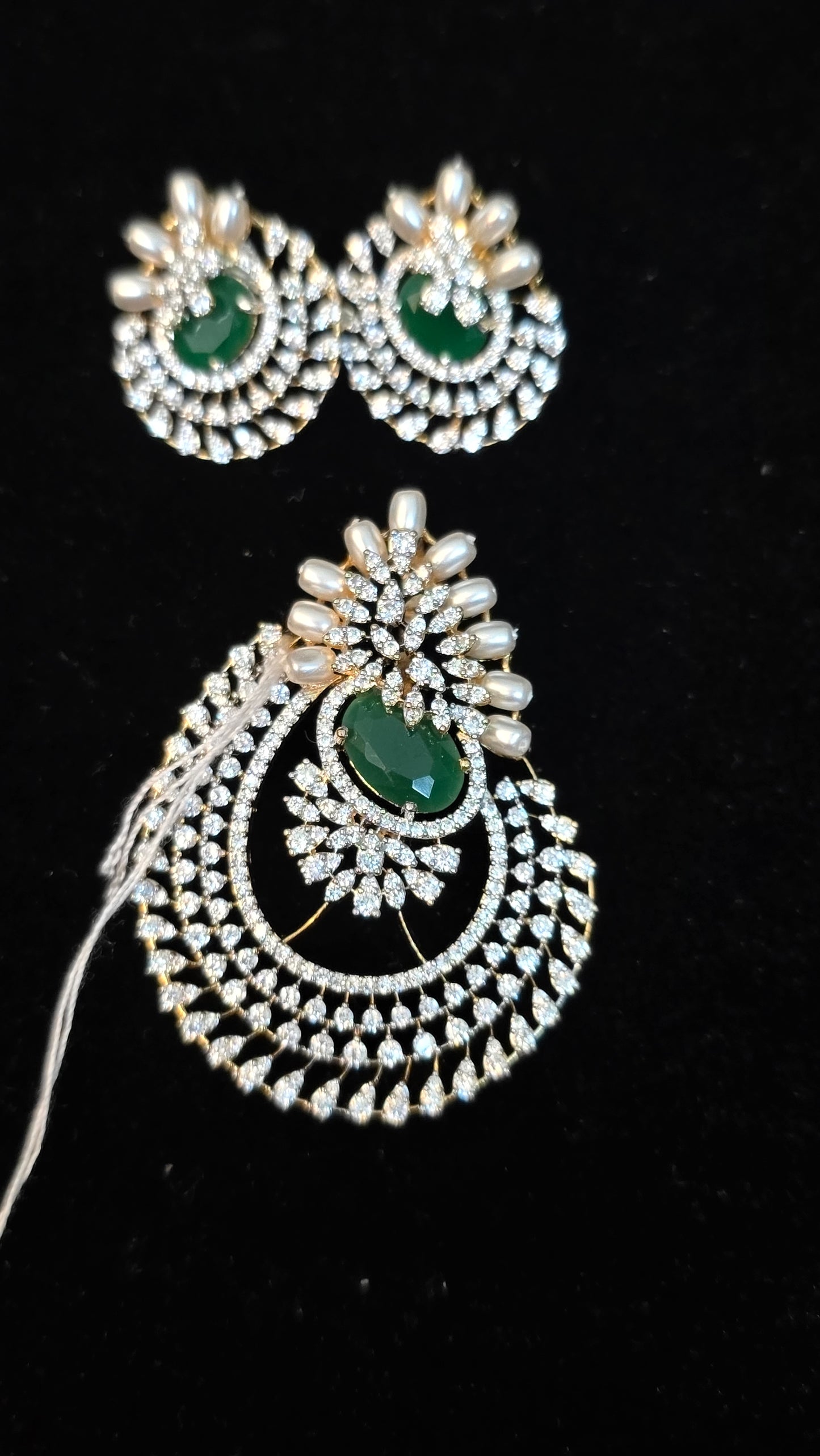 Diamond style pendent with earrings and 2 tone hasli